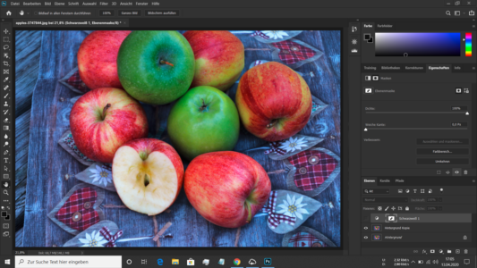 Bild roter und grüner Äpfel in Photoshop geladen